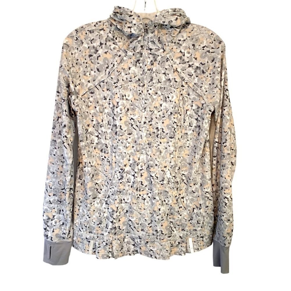 Lululemon  Gather Me Slightly Ladies 6 Grey Floral